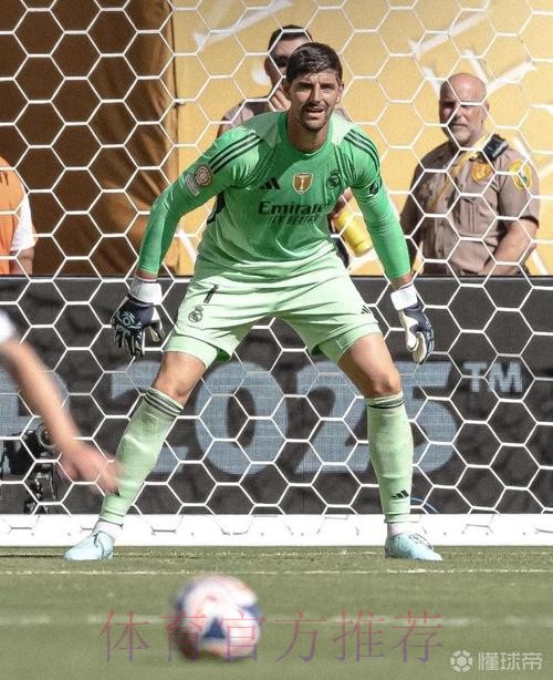 库尔图瓦谈阿拉巴送点-那是支撑手 我认为他没看到球